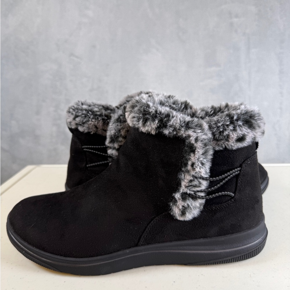 Clarks Cloudstepper Booties Size 11 womens Black New Faux Fur Suede - Picture 8 of 8